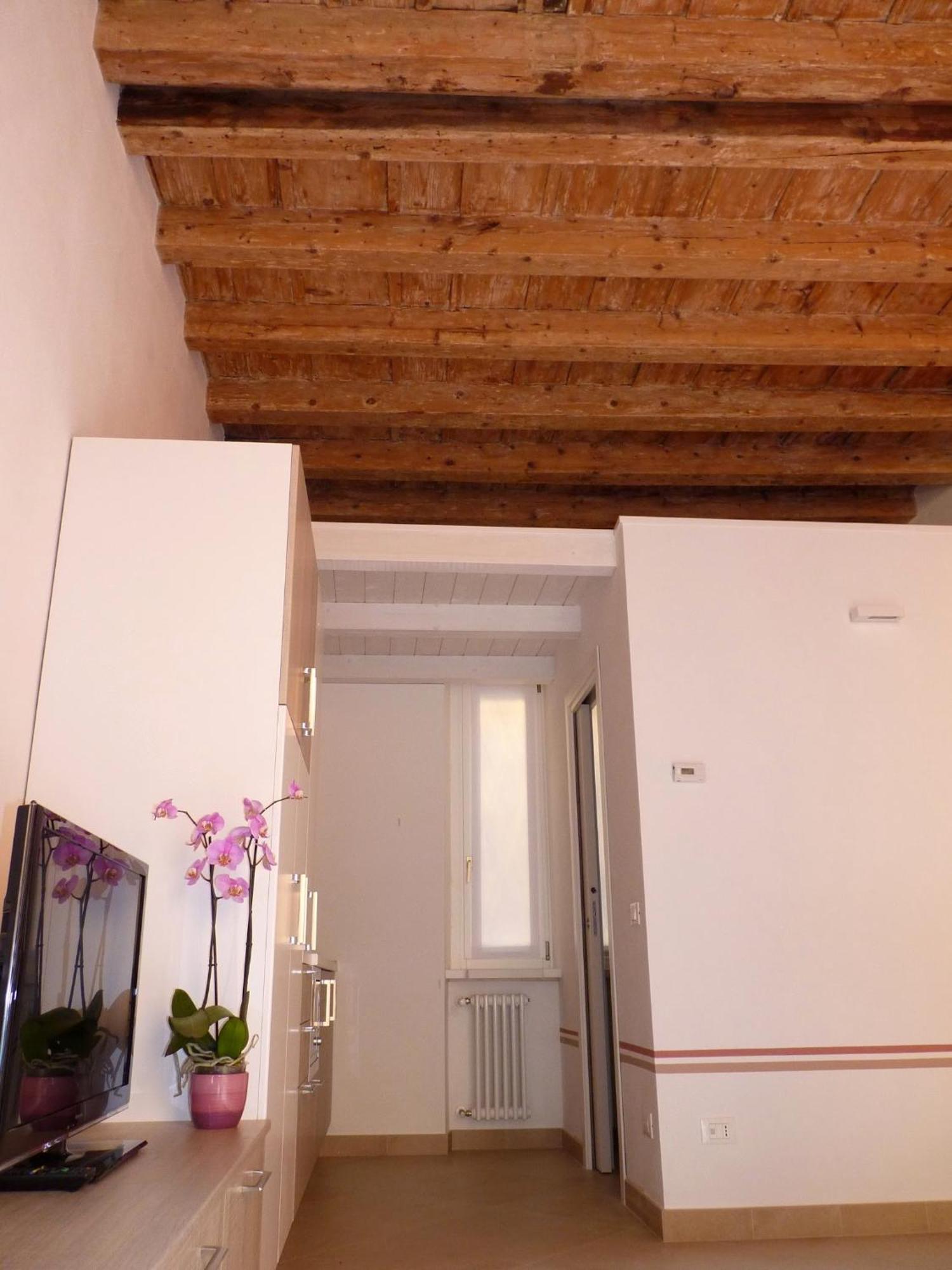 Flora Inn, Super Sweet Studio - Centro Бергамо Экстерьер фото